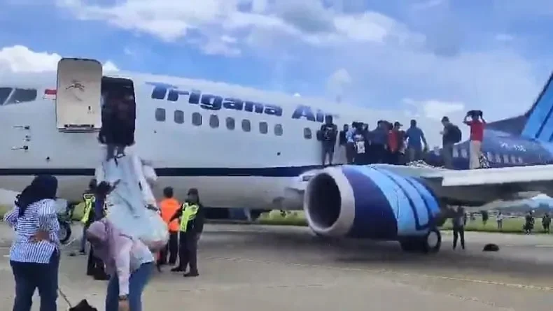 detik detik horor pesawat air new zealand disambar petir penumpang histeris lihat bola api portal berita terbaru