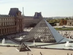 Detik-detik Perampokan Louvre: 8 Permata Bersejarah Raib dalam 4 Menit, Modus Para Pencuri Bikin Geleng-geleng!