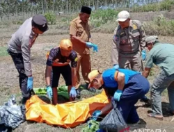 Dikira Boneka, Jasad Pria Membusuk Gegerkan Warga Kali BKT Cilincing!