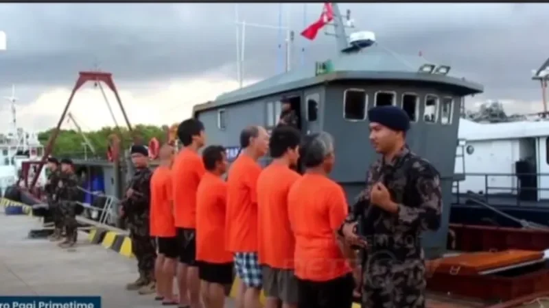 Drama Mencekam di Pasifik: Militer AS Hancurkan Perahu Narkoba, 4 Orang Tewas! 1 drama mencekam di pasifik militer as hancurkan perahu narkoba 4 orang tewas portal berita terbaru