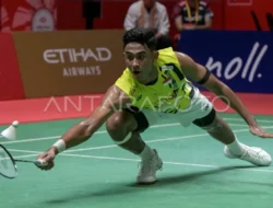 Duel Sengit 1 Jam! Alwi Farhan Takluk Dramatis dari Kunlavut di French Open 2025