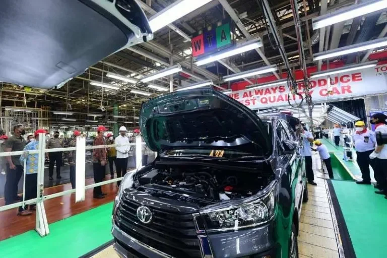 gaikindo buka suara target penjualan mobil 2025 terancam dipangkas drastis ini alasannya portal berita terbaru