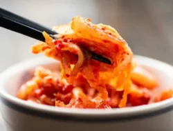 Gak Cuma Enak, Kimchi Ternyata ‘Tameng’ Ampuh Lawan Kanker & Diabetes, Ini Buktinya!