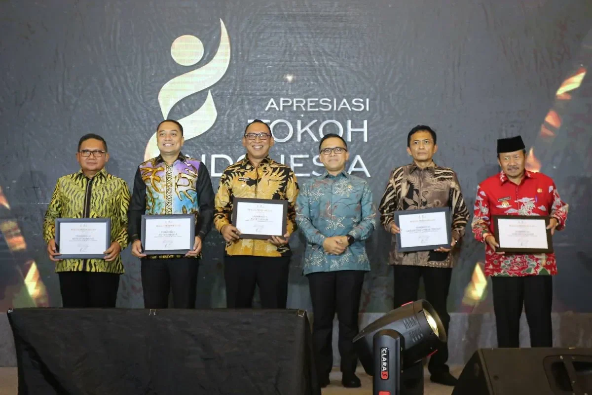 ganesha operation bob foster borong penghargaan bergengsi di cnn indonesia awards 2025 portal berita terbaru