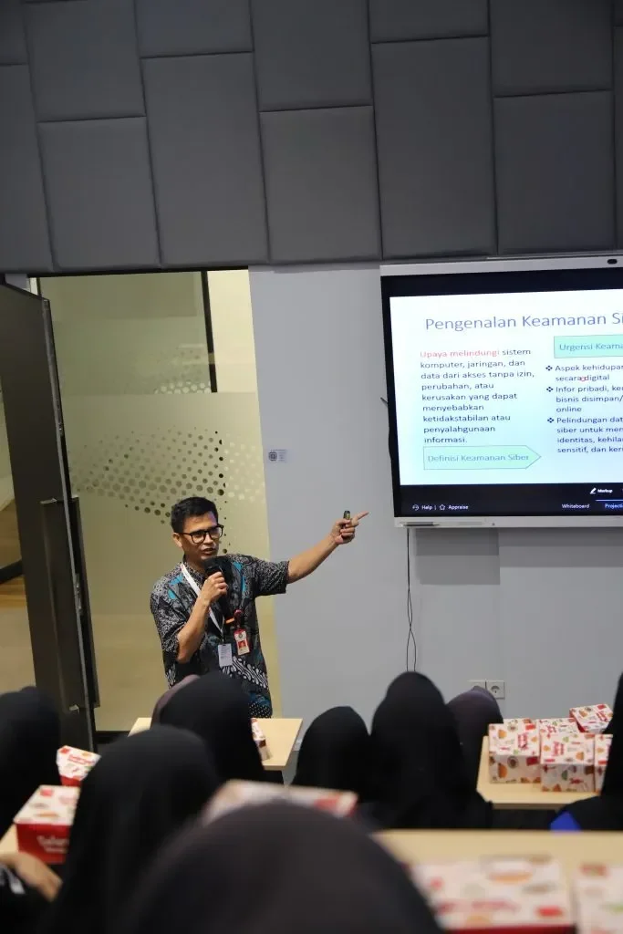 gawat sektor pendidikan jadi target utama hacker ut bekali mahasiswa hadapi ancaman siber global portal berita terbaru