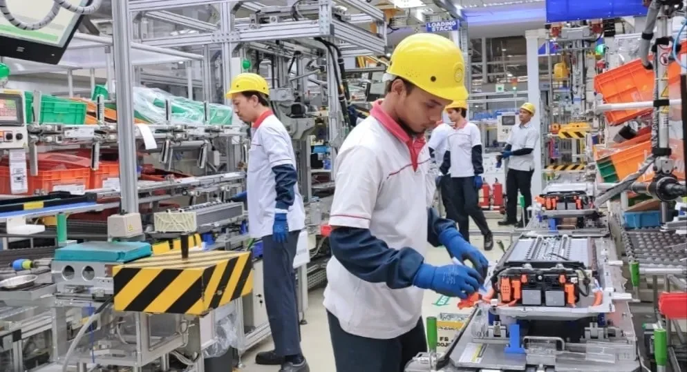 gebrak pasar toyota siap produksi baterai mobil listrik di indonesia andalkan nikel lokal portal berita terbaru
