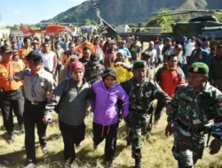 Geger! Badai Siklon Ekstrem Lumpuhkan Everest, Helikopter Penyelamat Alami Insiden Mencekam! 5 Geger! Badai Siklon Ekstrem Lumpuhkan Everest, Helikopter Penyelamat Alami Insiden Mencekam!