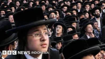 Geger di Yerusalem: Puluhan Ribu Yahudi Ultra-Ortodoks 'Lawan' Netanyahu, Ada Apa Sebenarnya? 8 geger di yerusalem puluhan ribu yahudi ultra ortodoks lawan netanyahu ada apa sebenarnya portal berita terbaru