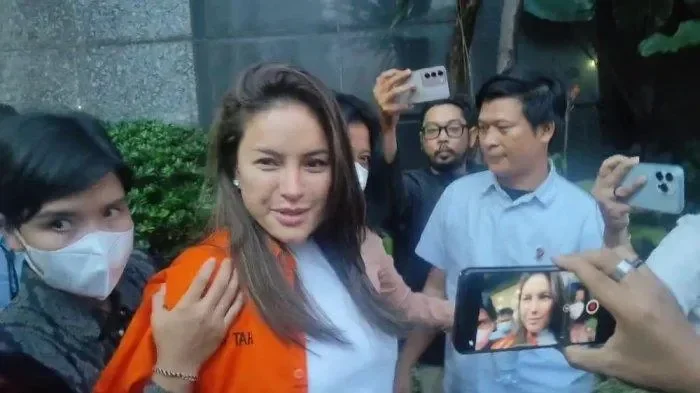 geger nikita mirzani dituntut 11 tahun penjara ngalahin koruptor detail kasus pemerasan yang menjerat nyai portal berita terbaru