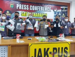 Geger! Pabrik Ekstasi Rumahan di Kedoya Digerebek, Potensi Produksi 80 Ribu Pil Haram Terbongkar!