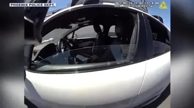 geger taksi tanpa sopir bikin polisi san bruno pusing tujuh keliling siapa yang ditilang portal berita terbaru