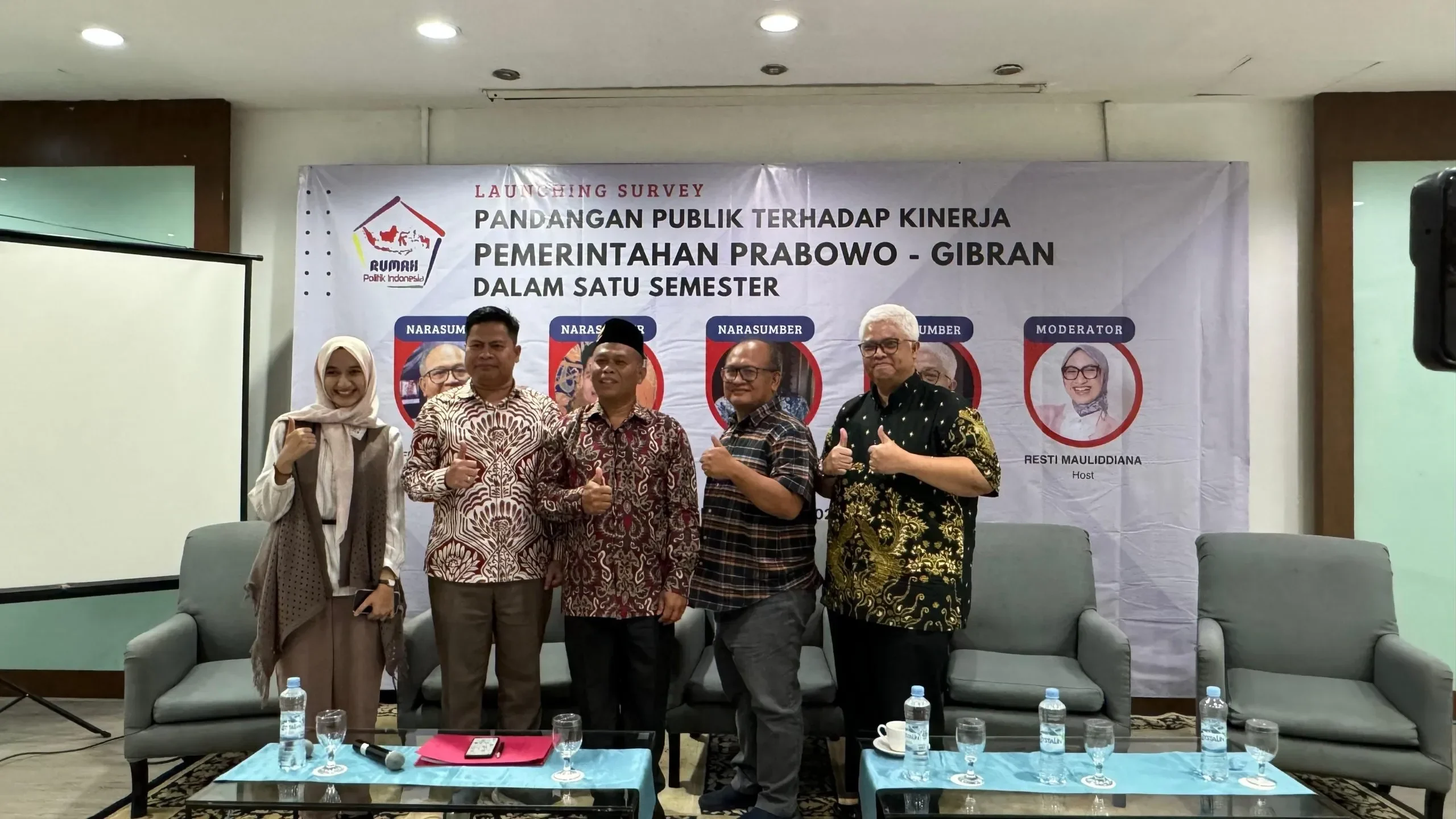 heboh setahun prabowo gibran survei poltracking bocorkan angka kepercayaan publik di atas 80 portal berita terbaru