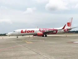 Heboh Video Baut Sayap Pesawat Thai Lion Air Goyang Saat Terbang, Aman Nggak Sih?