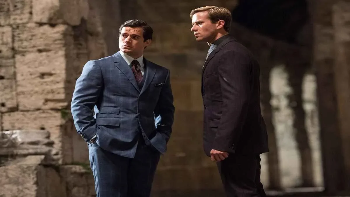 henry cavill armie hammer beraksi the man from u n c l e ajak kamu terjun ke misi mata mata paling stylish di bioskop trans tv portal berita terbaru