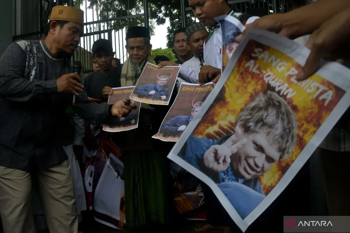 inggris geger pembakar al quran bebas dari hukuman ini alasan mengejutkan pengadilan portal berita terbaru