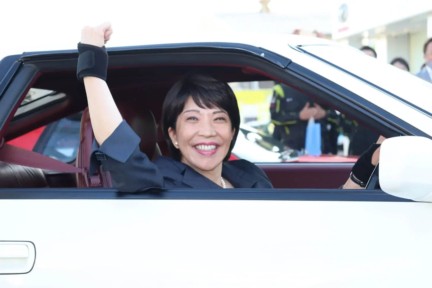 iron lady jepang punya hobi nyeleneh calon pm wanita pertama ini setia pada toyota supra turbo legendaris portal berita terbaru