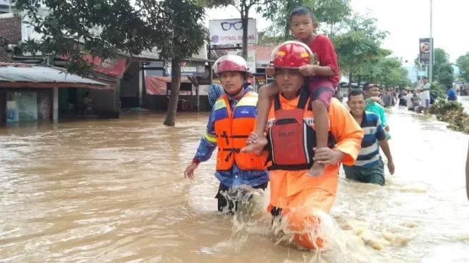 jatim wajib waspada bmkg juanda peringatkan cuaca ekstrem hantam sepekan penuh ini daftar wilayah terdampak portal berita terbaru