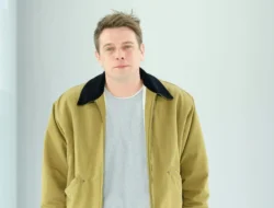 Jonathan Anderson Guncang Paris Fashion Week: Debut Dior yang Berani, Bikin Fashionista Penasaran!