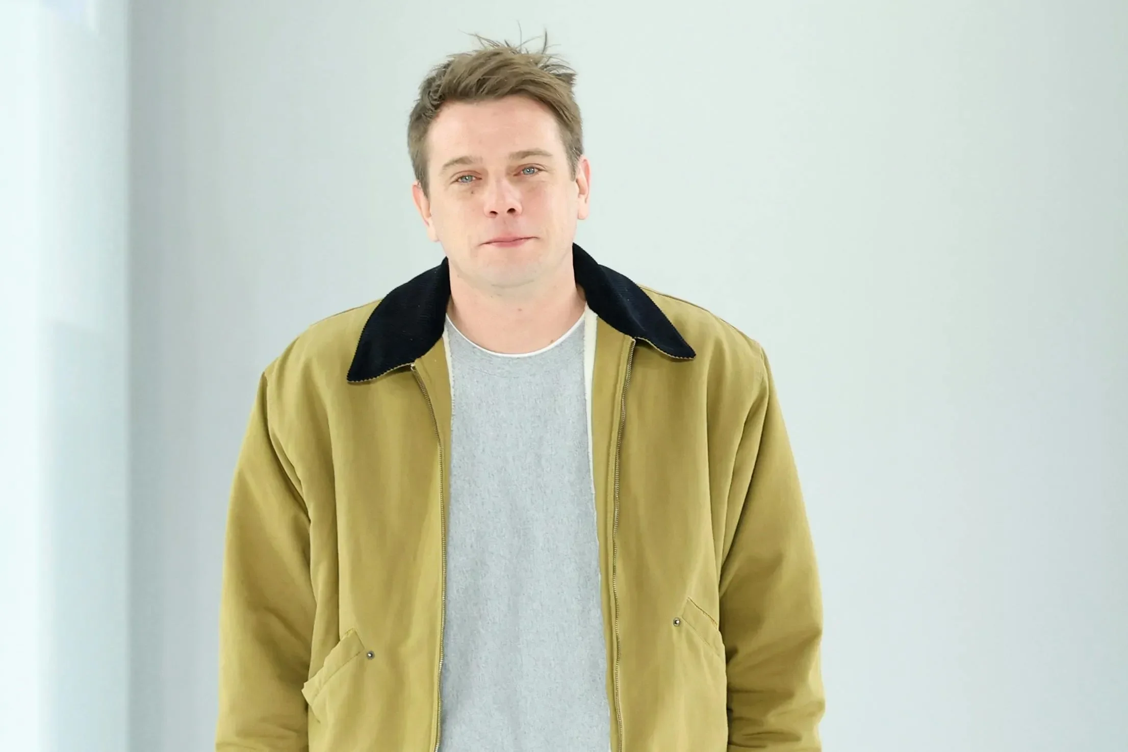 jonathan anderson guncang paris fashion week debut dior yang berani bikin fashionista penasaran portal berita terbaru