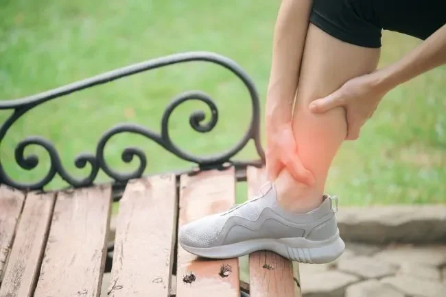 kaki sering kram bukan sekadar capek ini 7 penyakit serius yang mungkin jadi pemicunya portal berita terbaru