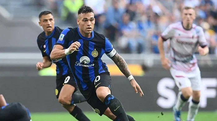 kejutan di allianz pulisic gagal penalti ac milan terdepak dari puncak klasemen serie a portal berita terbaru