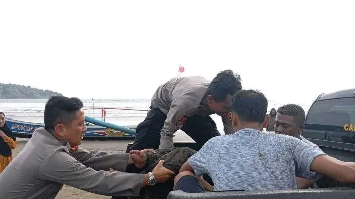 liburan berakhir pilu ratusan wisatawan cianjur terlantar di pangandaran ini modus penipuannya portal berita terbaru