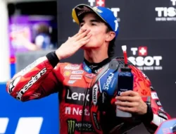 Mandalika Geger! Bezzecchi Bangkit dari Posisi 6, Kalahkan Aldeguer di Tikungan Terakhir Sprint Race!