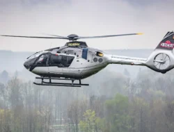 Mencekam! Helikopter Medis Jatuh di Jalan Raya California, 3 Awak Kritis Usai Misi Heroik