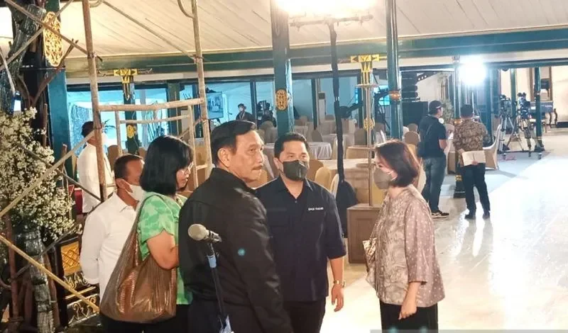 mengguncang jagat bisnis politik kisah cinta moshe panjaitan magisha thohir yang satukan dua dinasti besar indonesia portal berita terbaru