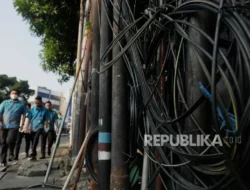 Modus ‘Tukang’ Pencuri Kabel di Palmerah Terbongkar: Beraksi Siang Bolong, Terjaring Berkat Video Viral!