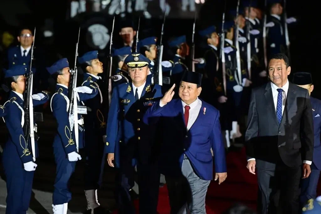 Momen Langka di KTT APEC 2025: Prabowo Disambut Hangat Presiden Korsel, Sinyal Penting? 1 momen langka di ktt apec 2025 prabowo disambut hangat presiden korsel sinyal penting portal berita terbaru
