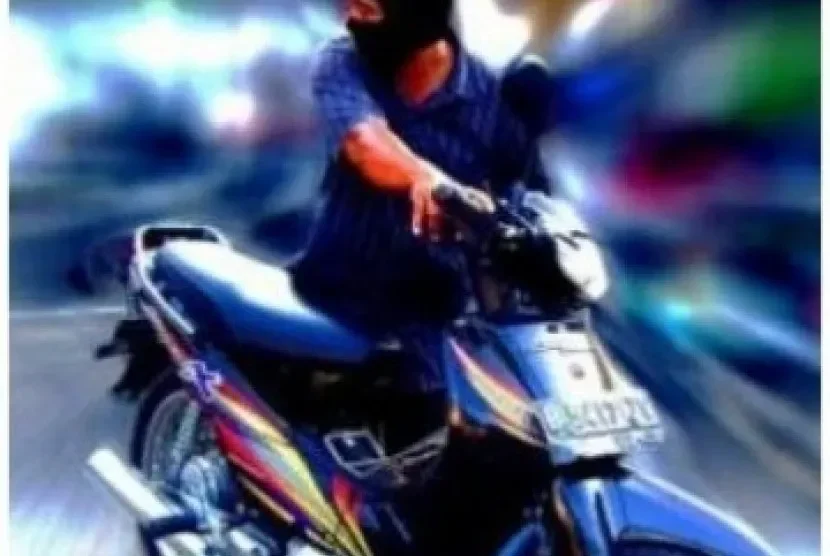 nahas maling motor berpistol tewas diamuk massa usai terjebak di gang buntu cengkareng portal berita terbaru