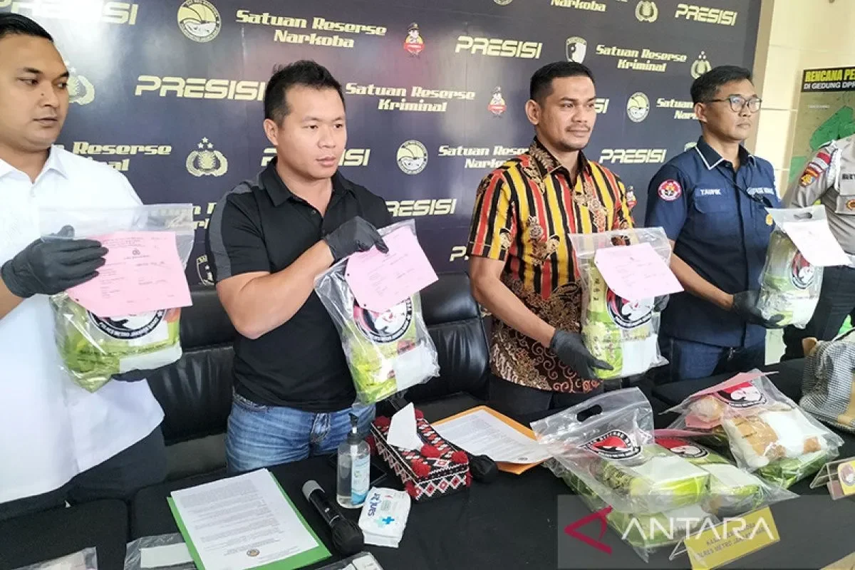 Ngeri! 18,5 Kg Sabu Dimusnahkan Polres Jakbar, Jaringan Narkoba Internasional Terbongkar! 1 ngeri 185 kg sabu dimusnahkan polres jakbar jaringan narkoba internasional terbongkar portal berita terbaru