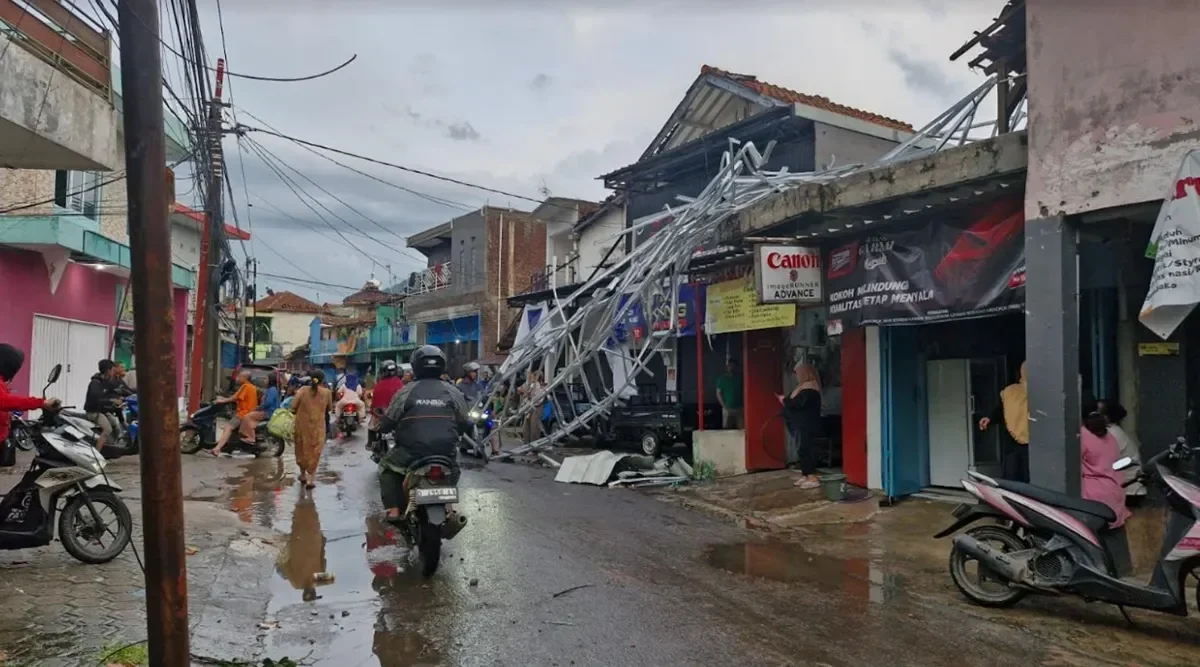 ngeri badai melissa monster angin 298 kmjam yang bikin jamaika bertekuk lutut portal berita terbaru