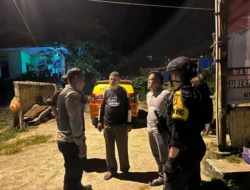 Ngeri! Cuma Gara-gara Flash HP, 3 Orang Dikeroyok Brutal di Bar Cengkareng