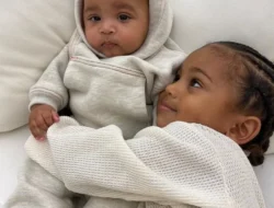 North West Bikin Geger! Rambut Biru & Tato di Usia 12, Kim Kardashian Beri Pembelaan Tak Terduga