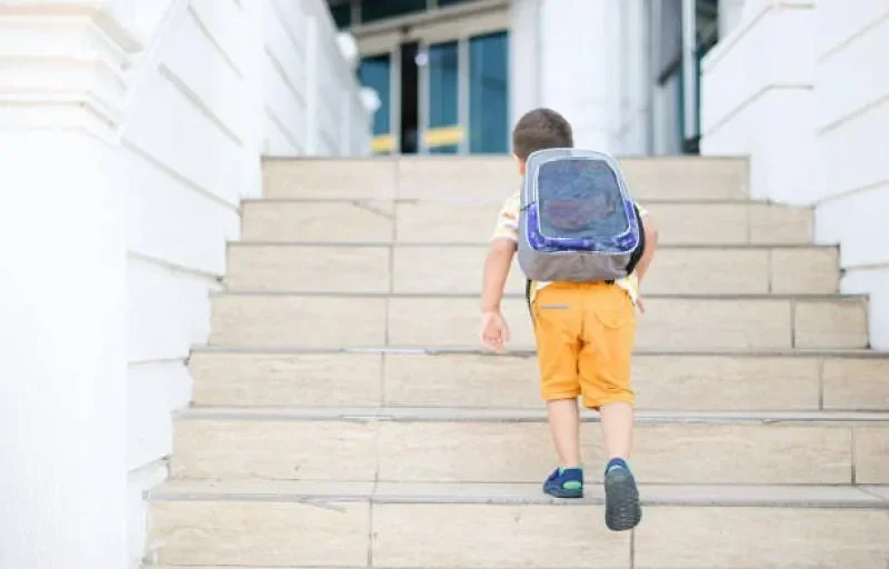 ortu wajib tahu berat tas sekolah anak ada batasnya jangan sampai bikin tulang rusak permanen portal berita terbaru