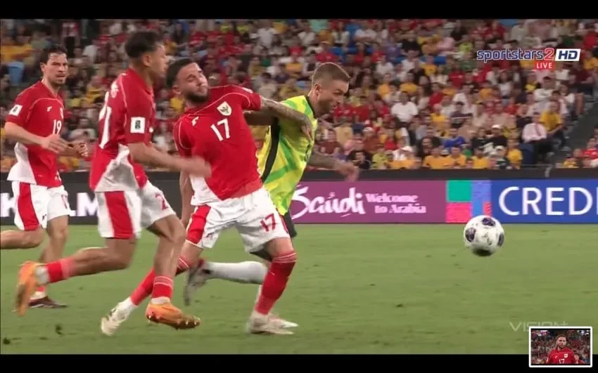 peluang timnas indonesia ke piala dunia 2026 terancam kluivert kecewa berat soroti 3 gol gratis untuk arab saudi portal berita terbaru