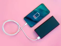 Penting! Emirates Resmi Larang Penggunaan Power Bank di Pesawat Mulai 2025, Ini Alasan dan Aturan Wajib Tahu!