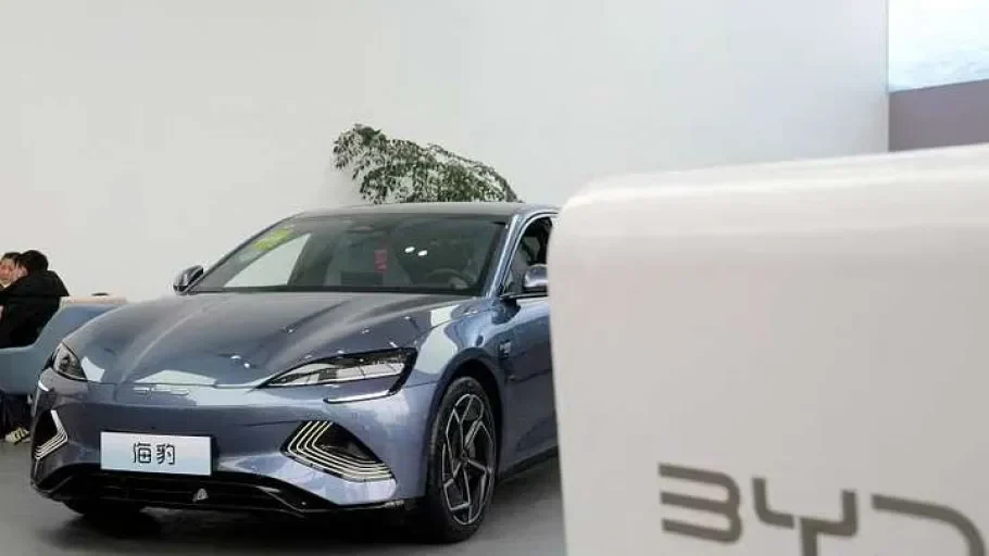 perang ev memanas tesla siapkan model y murah untuk gebrak pasar byd wajib waspada portal berita terbaru