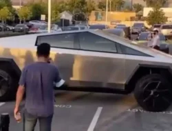 Pintu Cybertruck Macet Saat Kecelakaan, 3 Remaja Tewas Terpanggang! Tesla Digugat Miliaran