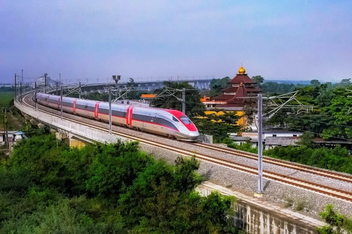 Prabowo 'Turun Gunung': Utang Kereta Cepat Whoosh Wajib Beres, Purbaya dkk. Kena Ultimatum! 1 prabowo turun gunung utang kereta cepat whoosh wajib beres purbaya dkk kena ultimatum portal berita terbaru