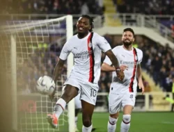 Rafael Leao Jadi Mimpi Buruk Fiorentina, AC Milan Kudeta Puncak Klasemen Serie A!