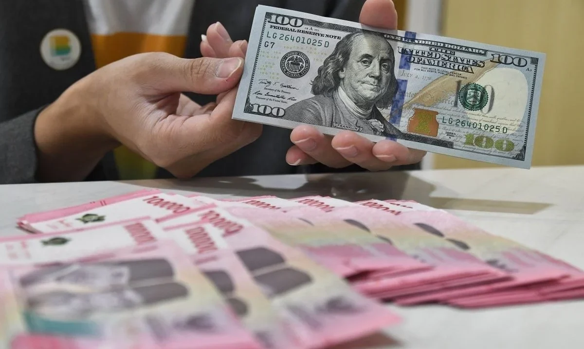 rupiah terjun bebas ke rp16 636 per dolar as keputusan the fed bikin geger pasar portal berita terbaru