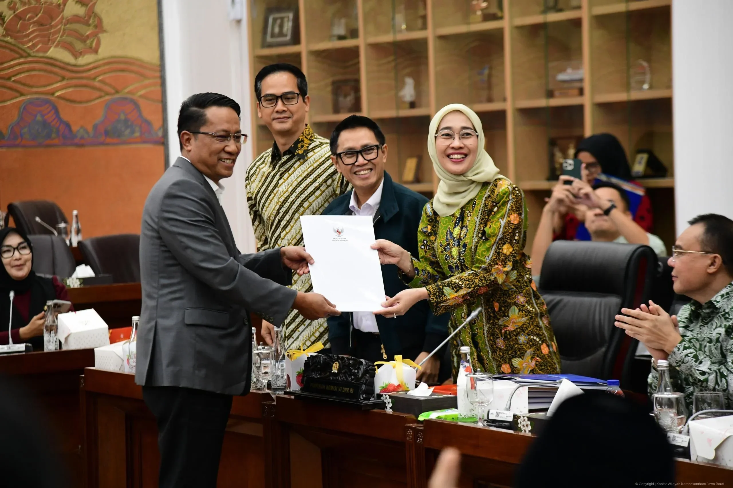 ruu bumn lolos tingkat i masa depan perusahaan negara di ujung tanduk portal berita terbaru