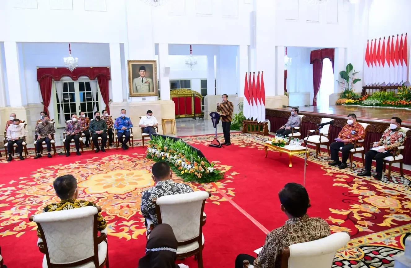 saling acuh di istana purbaya luhut perang dingin ini 2 isu panas yang membakar hubungan mereka portal berita terbaru