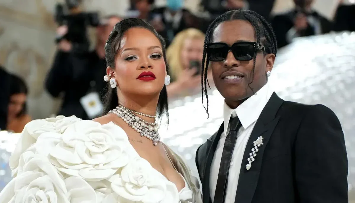 selamat rihanna sambut kelahiran putri pertamanya nama rocki irish mayers jadi sorotan dunia portal berita terbaru