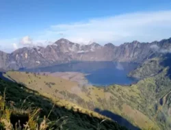 Siap-Siap! Tiket Masuk Gunung Rinjani Resmi Naik Drastis Mulai 2025, Ini Detail Lengkapnya!