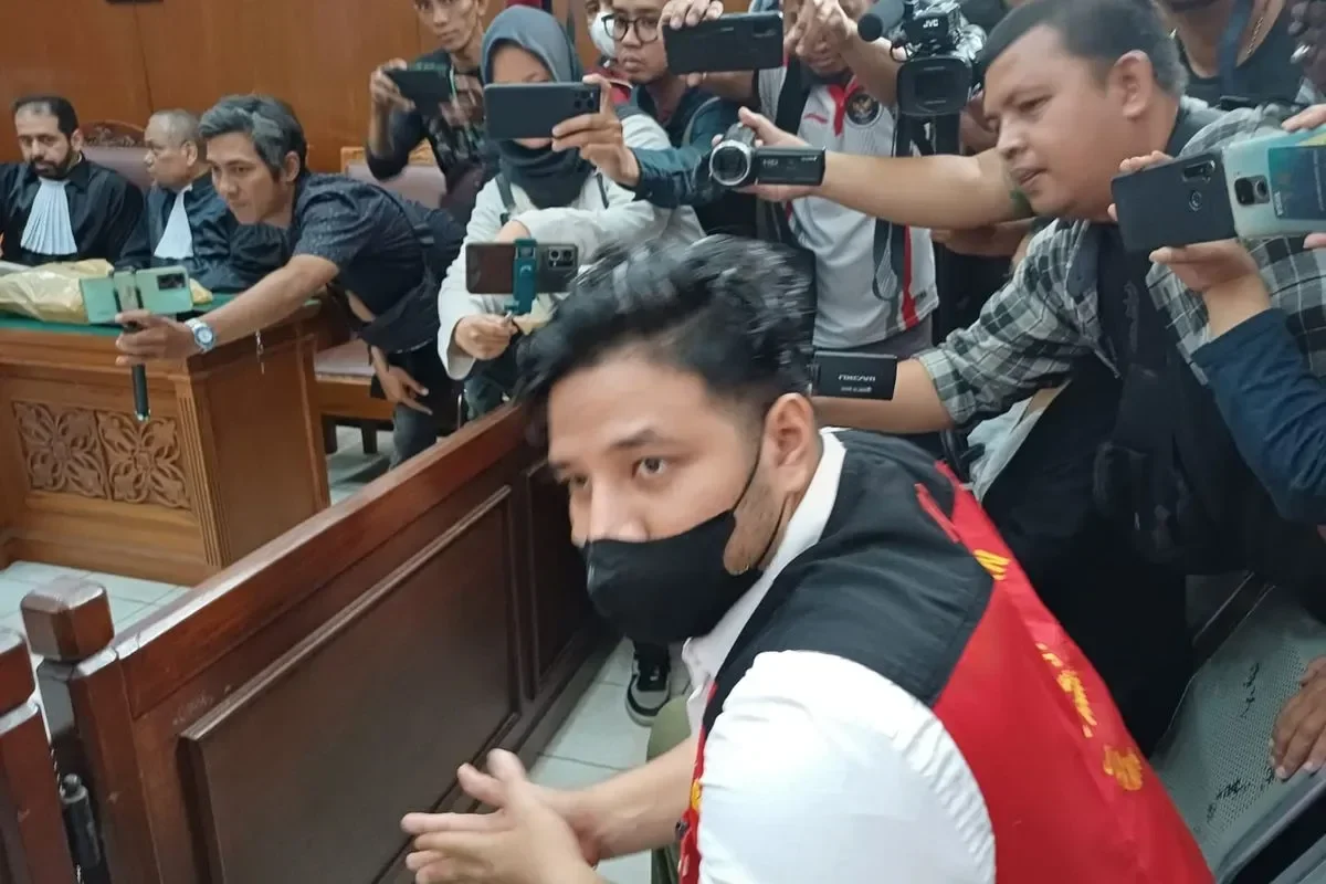 sidang ammar zoni dari nusakambangan penuh drama hakim dibuat pusing dengan permintaan ini portal berita terbaru