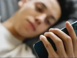 Stop Sekarang! 6 Bahaya Buka HP Setelah Bangun Tidur yang Mengintai Kesehatanmu